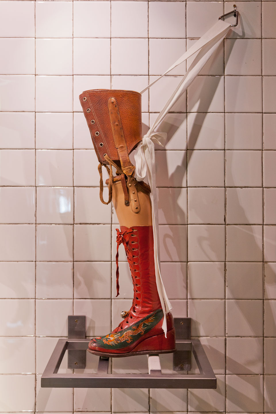 Freda Kahlo's prosthetic leg with Chinese boot